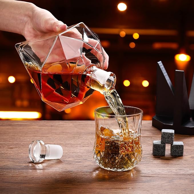 decantor whisky diamant din sticla transparenta cu suport - cadouri barbati