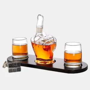 Decantor whisky cu 2 pahare si suport finger up transparent - cadouri barbati