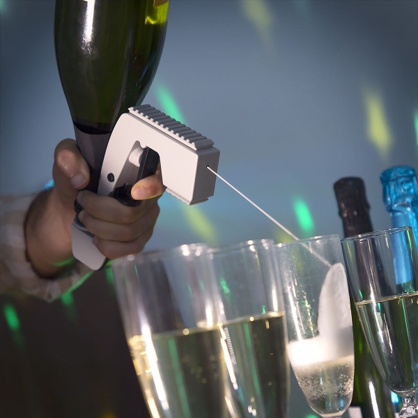 Cadouri Barbati - pistol spray pentru sampanie